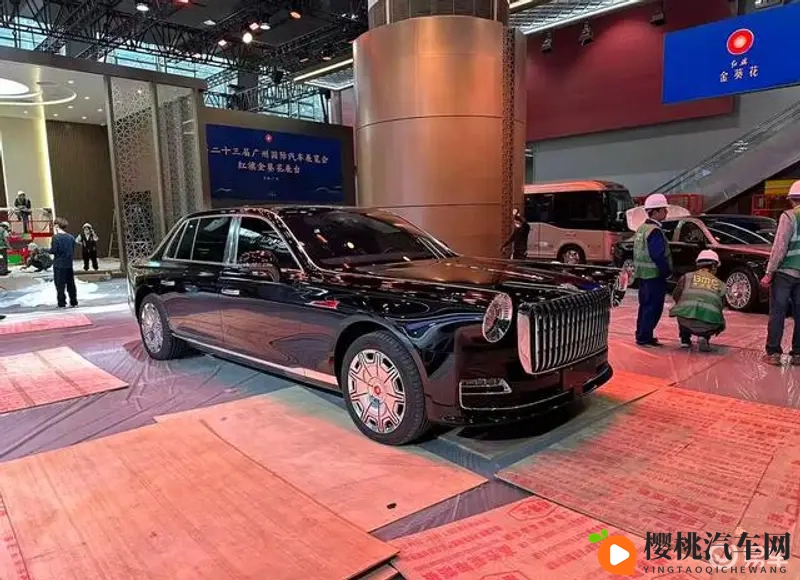 2025广州车展探馆:国礼“丹霞”主题定制版实车-1