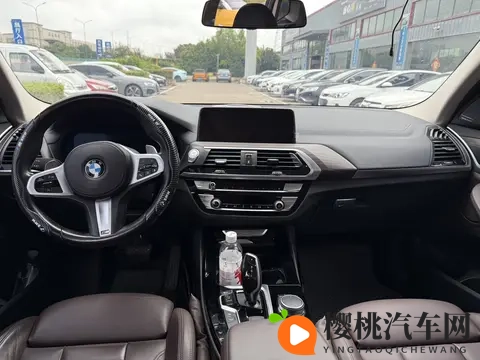 外卖小哥吃大鲜肉的logo：外卖骑手品尝美食，独特品牌标识亮相-2