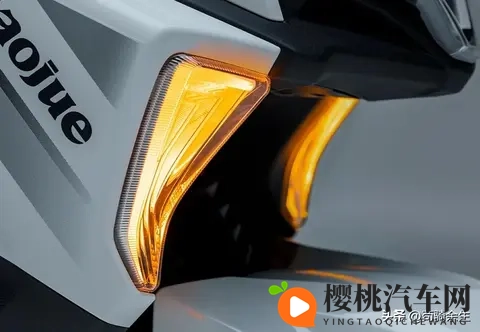 不是合资买不起,是ADX125太懂代步!直降1600,缺点摩友吵翻?-2