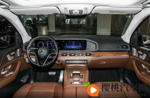 售价106万元起,2026款奔驰GLS上市,配置升级,竞争路虎揽胜-1