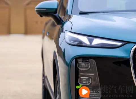 开出去是SUV,停下来是家庭套房!第五代瑞虎8太会了-2