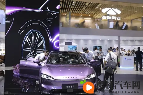 深度分析智界S7销量不如人意的原因?纯电或产品定价问题?-3