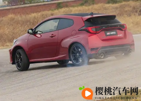 日系“小钢炮”,配GR运动套件,304匹马力、加速5秒,还有手动挡-3