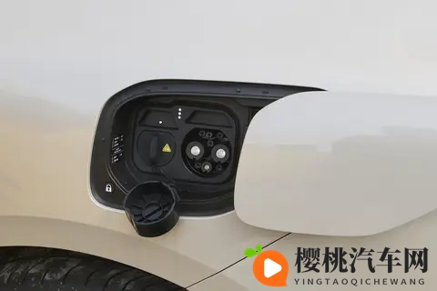 阿维塔又出新车！标配4颗激光雷达+华为乾崑ADS 4，限时2599万起-1