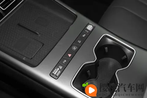 银河星舰7 EM-i_宋Pro DM-i大PK 谁更适配家庭用户的出行需求-1