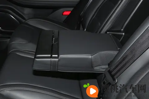 林肯 Z 这款混动车型，实用主义者的性价比首选-1