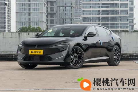 阿维塔 12 四激光版试驾体验:适合家庭用的新能源轿车-3