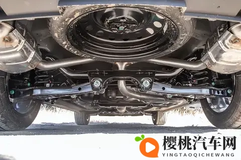 奇瑞又出新宠！15T爆184马力，这台SUV真的适合家用吗？-2