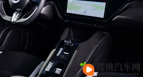 专属套件+多种动力搭配,全新阿尔法·罗密欧Junior特别版亮相-1