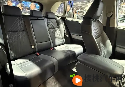 搭载20升自然吸气动力系统，丰田RAV4荣放福祉试制车正式亮相-1