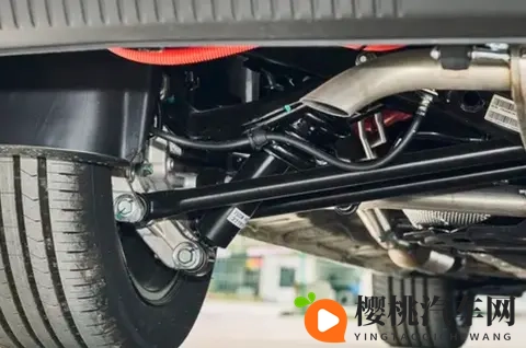 告别“选择困难症”：这辆十万级7座MPV，如何装下三代人的期待？-1