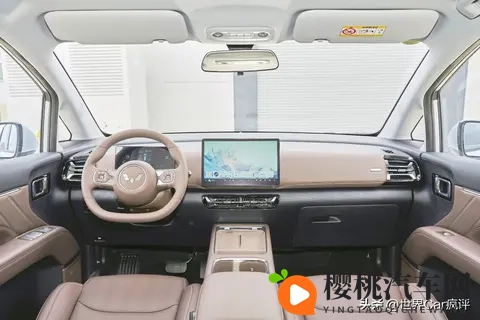 五菱推出一款全新MPV,1068万起,车长超49米,续航超1100km!-1