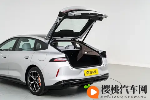 新车探店!长安启源A06:10万级中大型五门五座掀背车的惊喜体验-1