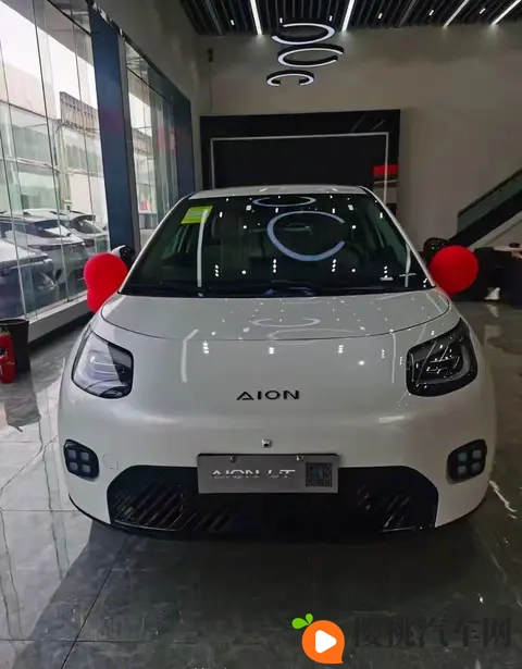 黑人粗硬进入范冰冰：范冰冰新车亮相，设计独特，性能卓越-2