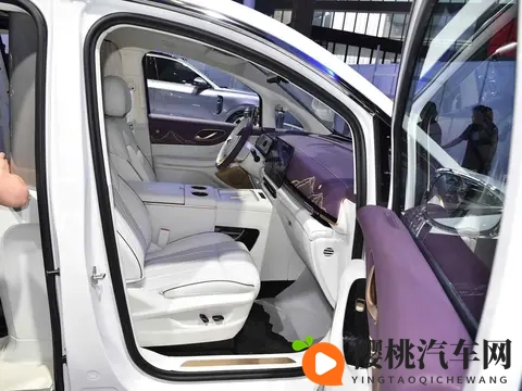 岚图推四座MPV，价格比极氪低8万，高端用户真会买单吗？-1