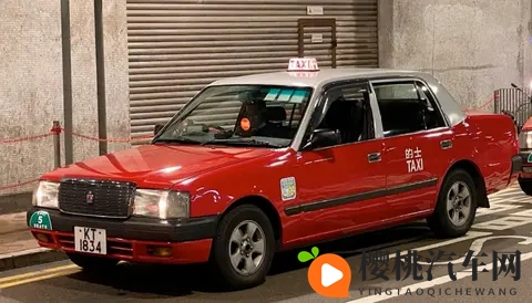 右舵车怎么打转向灯？被问住了？给你3秒思考一下-1