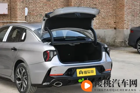 入门即高配！深度体验第三代领克03，10万级家轿的操控之选-2