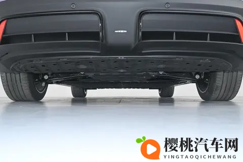 1399 万起售，综合产品力均衡，深蓝 L06 适合谁？-1