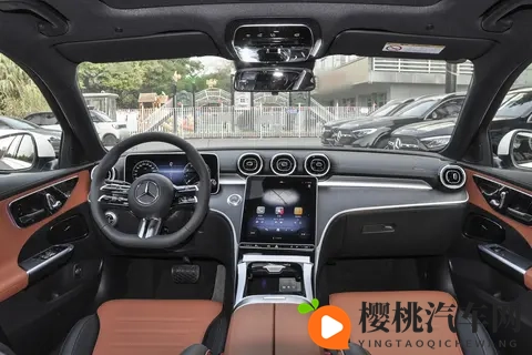 纯白的轮舞曲1-2樱花：樱花装饰汽车评测：独特设计，安全性能卓越-1