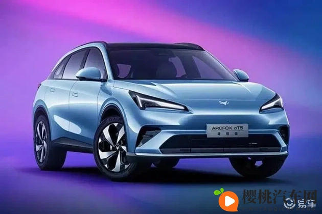 男生女生干逼软件：智能驾驶新篇章，安全出行未来已来-2