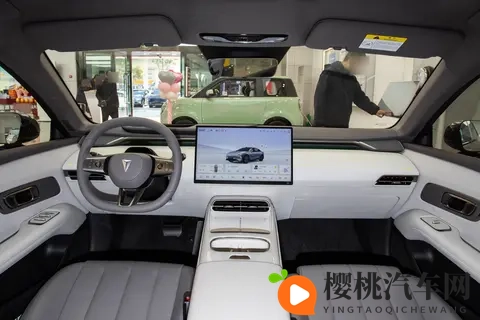 深蓝L06预售1399万元起，入门即满配，灵动外观+智能配置-2