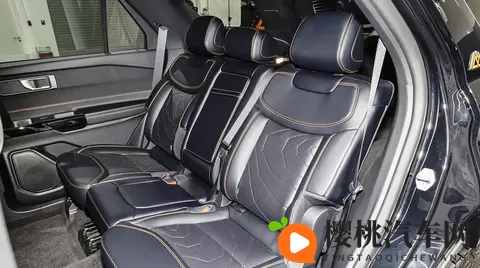 福特探险者新车型上市，外观很硬朗，5座，23T动力，10AT+四驱-1