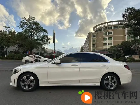 黄色三级软件：汽车智能化升级，揭秘未来出行新趋势-1