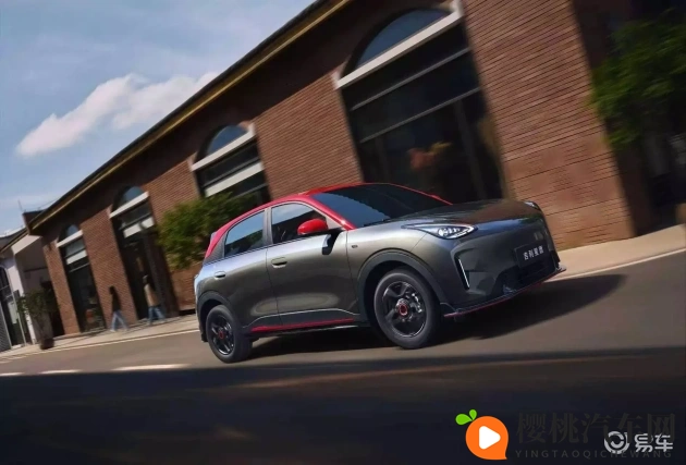 老师让我吃她胸 摸她奶:老师竟诱我触碰其私密部位-2