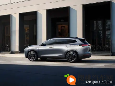 三联屏+豪华内饰，星途ET5：科技与质感双向奔赴-1