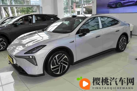 深蓝L06曝光，激光雷达全系标配，14万级玩出新花样-3