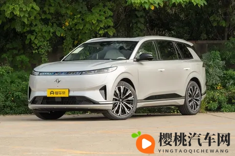 试驾eπ008五座版:让全家人都满意的家用车,到底什么样?-2