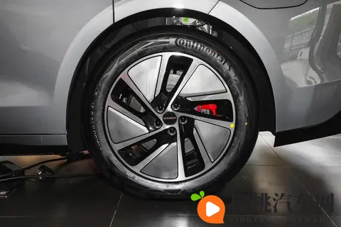 星纪元ES 25款增程版:1570km续航+469马力,家用商用双优之选-2