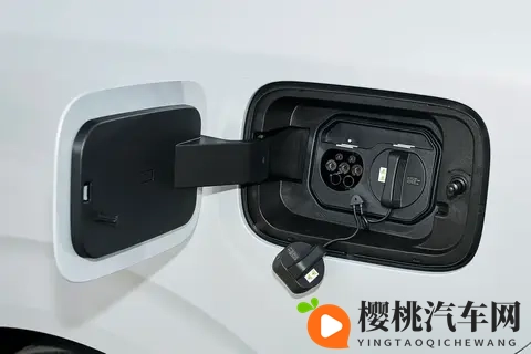 星光730：738万元起，全家人都满意的紧凑型MPV，大七座不拥挤！-1