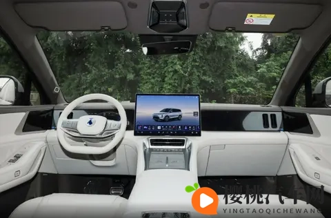 8x8x海外华为永久最新版本更新内容亮点:华为新版本升级,汽车驾驶体验大升级-2