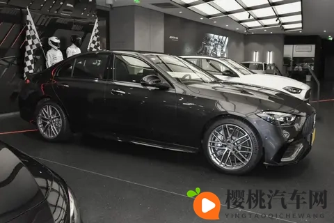 20T爆发421马力，43秒破百，配四驱，新款奔驰C级AMG上市-3
