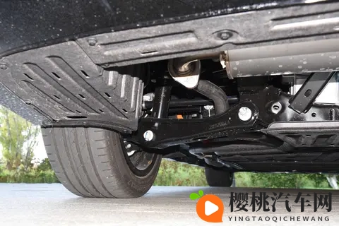 【解读】真C级打D级17万起?风云A9L四驱版和四座版上市-1