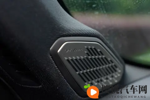 第三代领克 03 重塑燃油车标杆:动力、智能双在线,年轻人闭眼冲-1