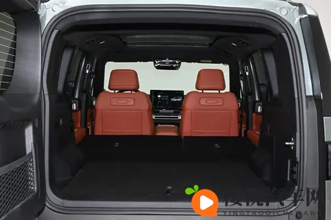 上市首月交付破万!续航1300公里+越级大空间,家用SUV可看钛7?-3