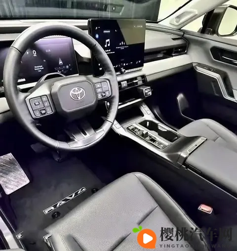 2026款广汽丰田“威兰达”街头曝光,强化力量感,内饰蜕变-1