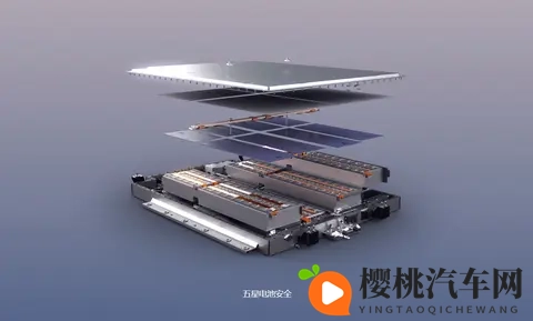 试驾东风奕派eπ007+15万级轿跑居然下放了高端配置?-2