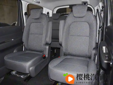 全新五菱宏光燃油版上市，外观变化大，售548万元起，还能否畅销-2