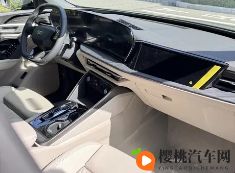 十大污:揭秘十大不雅现象,盘点那些令人咋舌的瞬间-1