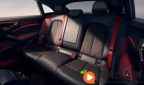 配无框车门,全新奥迪A5L没白等,搭载第五代EA88820T涡轮发动机-1