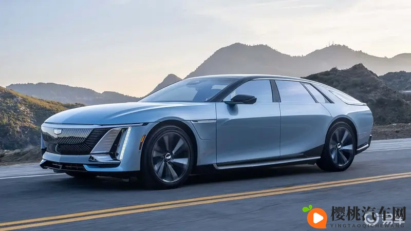 双手攀上两座山峰：全新车型性能爆表，引领驾驶潮流-3