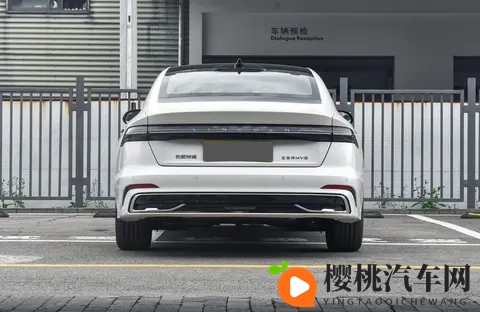 中国特供,预算20万想买豪华品牌,TA却成为绕不开的选择?-3