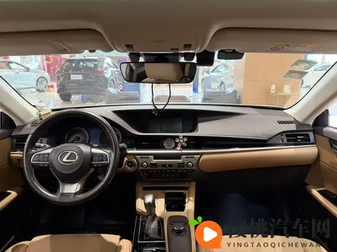 十年雷克萨斯ES,5万公里油电混动,这才是成熟男人的座驾?-3