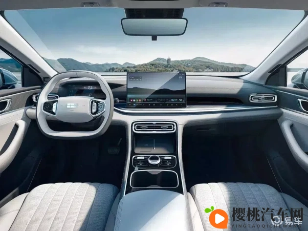 男女生打扑克软件：汽车科技挑战赛：趣味碰撞，创新无限-1