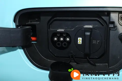 2025 款五菱宏光 MINIEV 四门版全面评:车型特点与购车方向-1