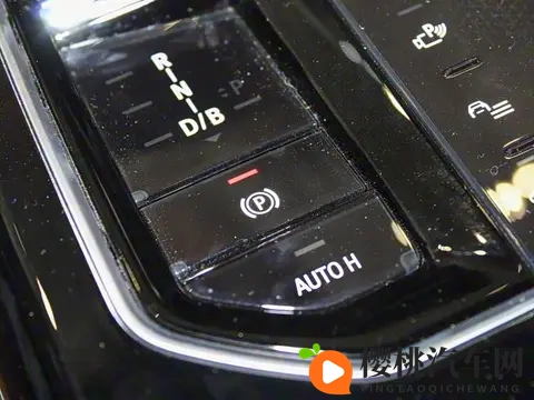 女人不穿衣服视频软件：私密视频观看平台，展示真实风采-2