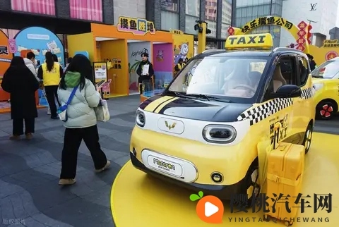 宏光 MINIEV 卖疯了，网友说：这是消费降级了，真的是这样吗？-1